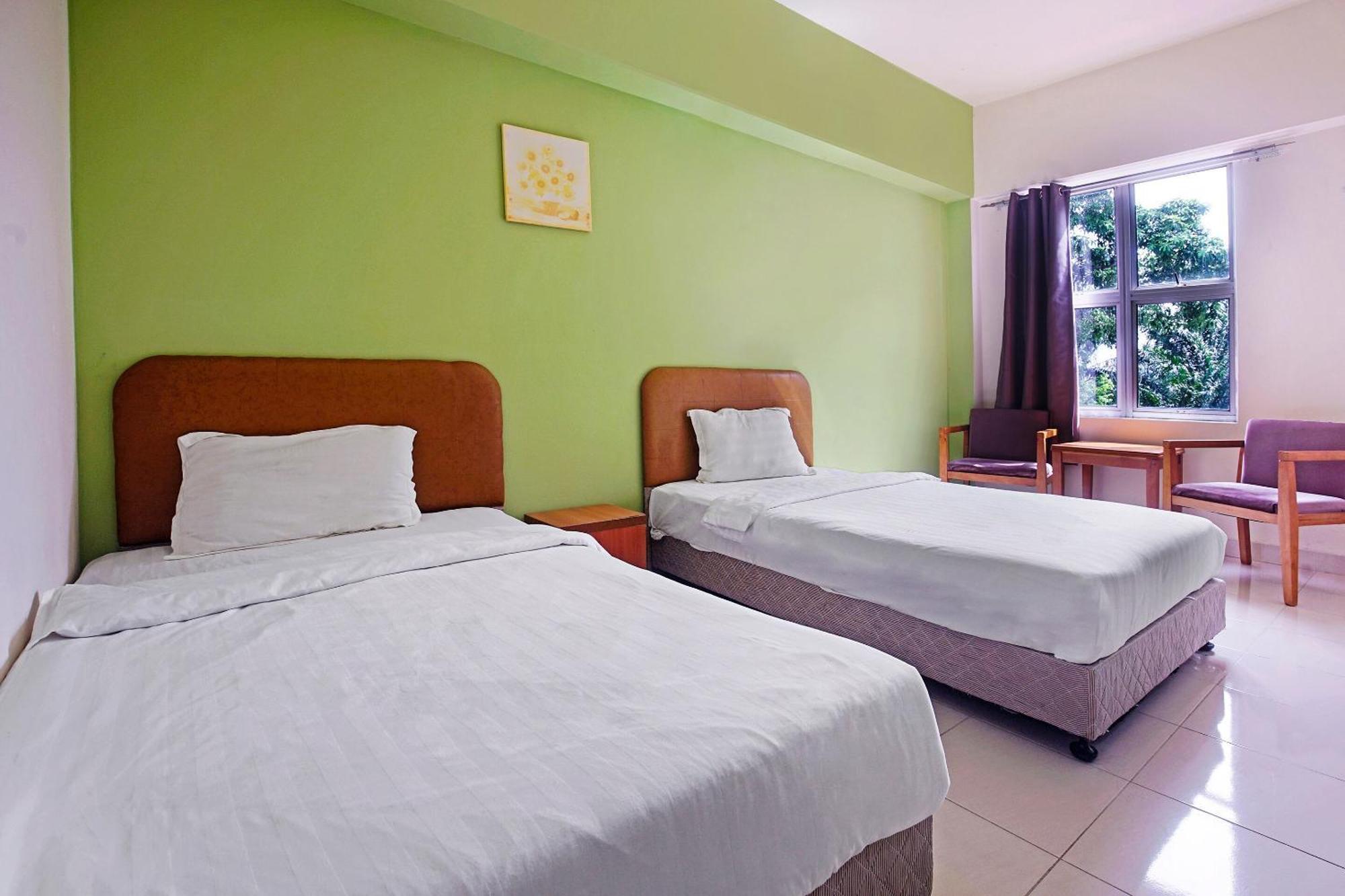 Hotel Night Queen Salak Tinggi سيبانغ المظهر الخارجي الصورة