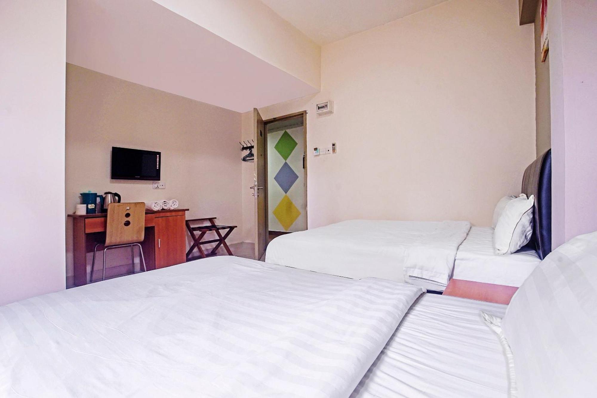 Hotel Night Queen Salak Tinggi سيبانغ المظهر الخارجي الصورة