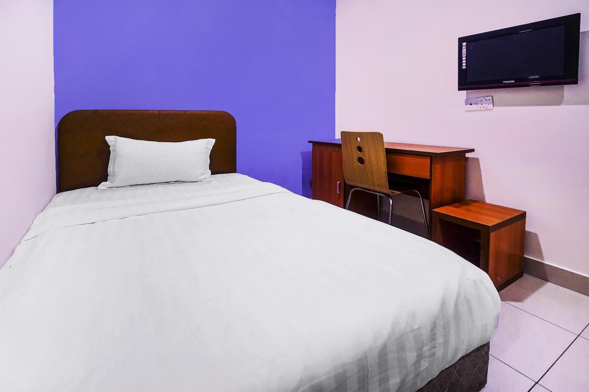 Hotel Night Queen Salak Tinggi سيبانغ المظهر الخارجي الصورة