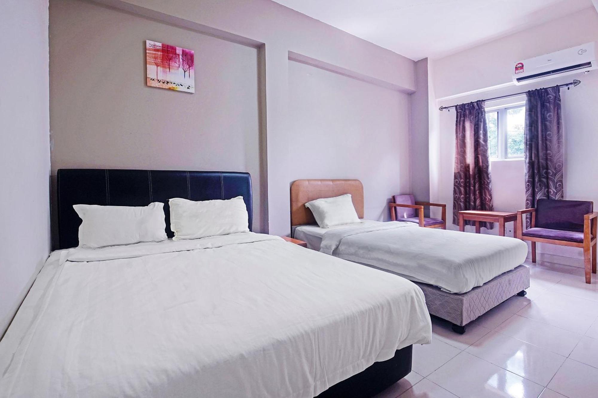 Hotel Night Queen Salak Tinggi سيبانغ المظهر الخارجي الصورة
