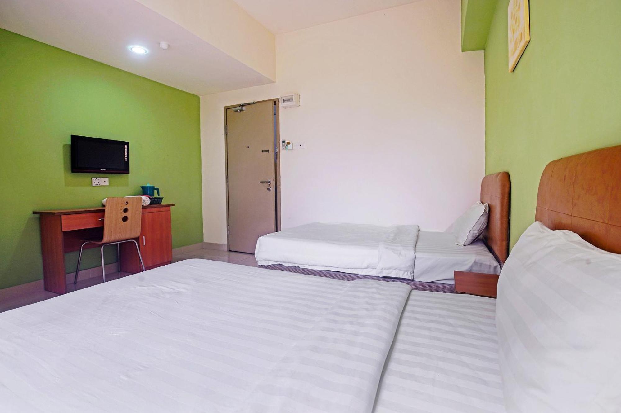 Hotel Night Queen Salak Tinggi سيبانغ المظهر الخارجي الصورة